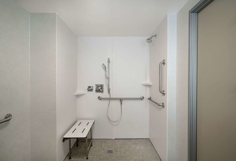 酒店 Hilton Garden Inn Louisville East