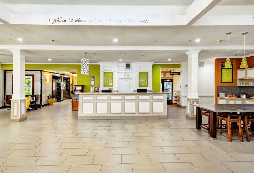 هتل Hilton Garden Inn Portland Airport
