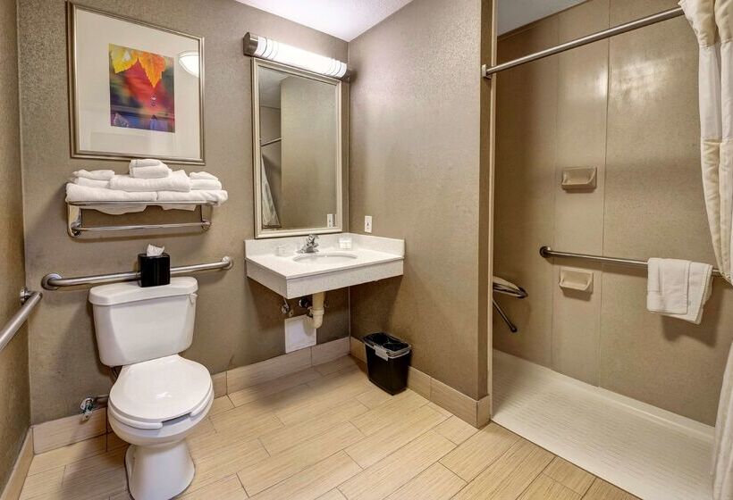 هتل Hilton Garden Inn Portland Airport