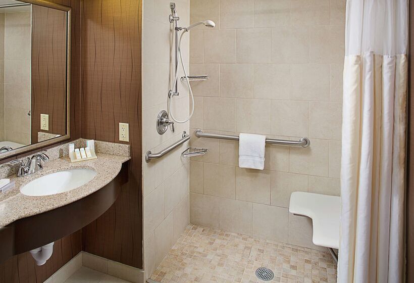 هتل Hilton Garden Inn Raleigh Durham Airport