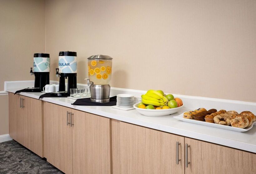 Отель Hilton Garden Inn Roseville