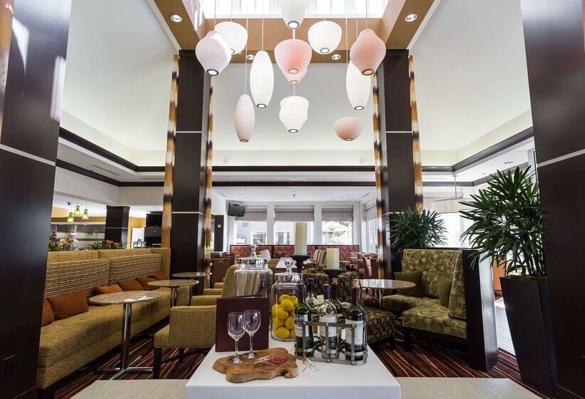 בית מלון כפרי Hilton Garden Inn San Mateo