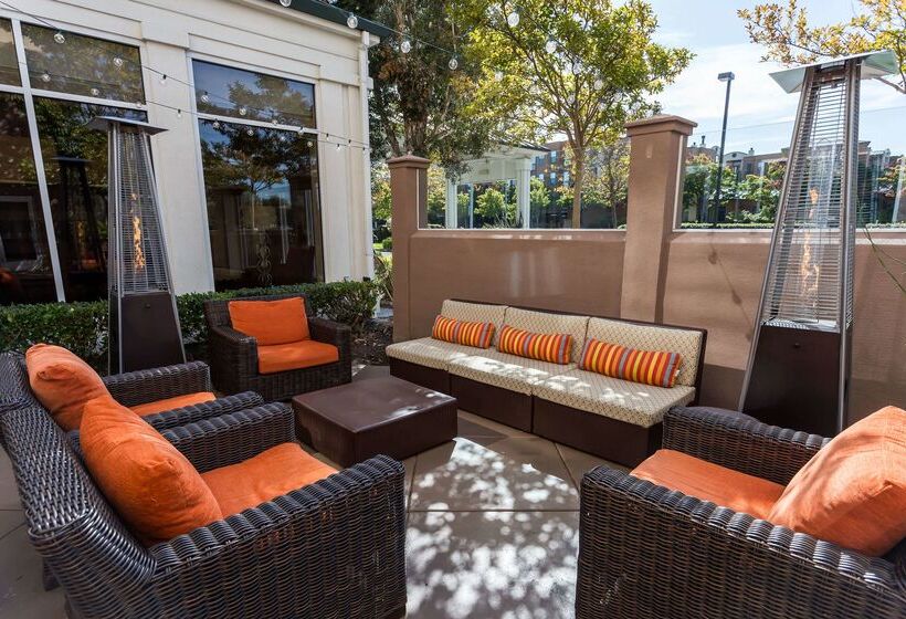 בית מלון כפרי Hilton Garden Inn San Mateo