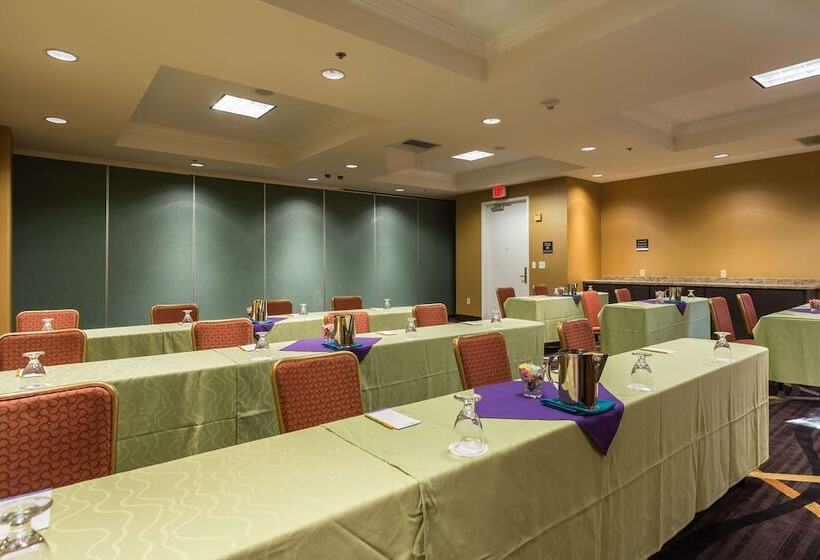 בית מלון כפרי Hilton Garden Inn San Mateo