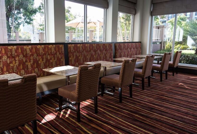 בית מלון כפרי Hilton Garden Inn San Mateo