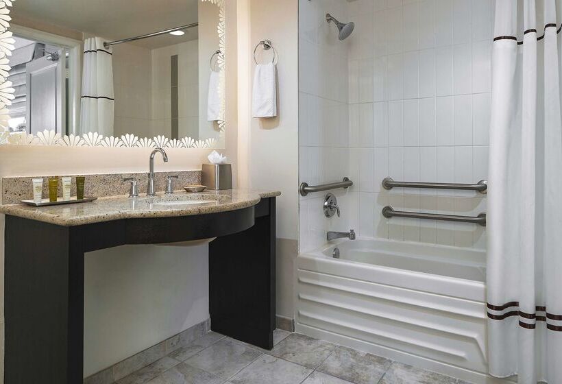 בית מלון כפרי Hilton Grand Vacations at McAlpin-Ocean Plaza