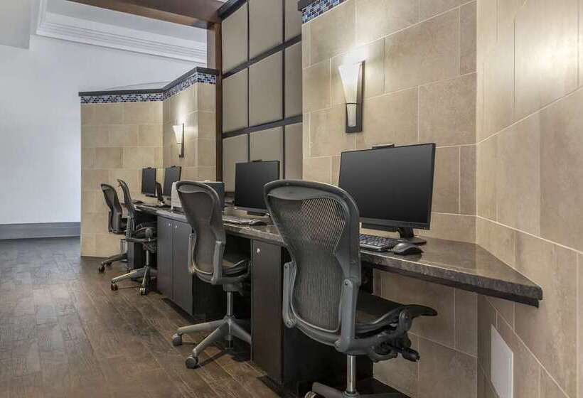 فندق Hilton Grand Vacations Club Seaworld® Orlando