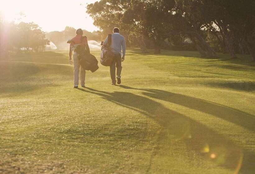 فندق Hilton Kansas City Airport