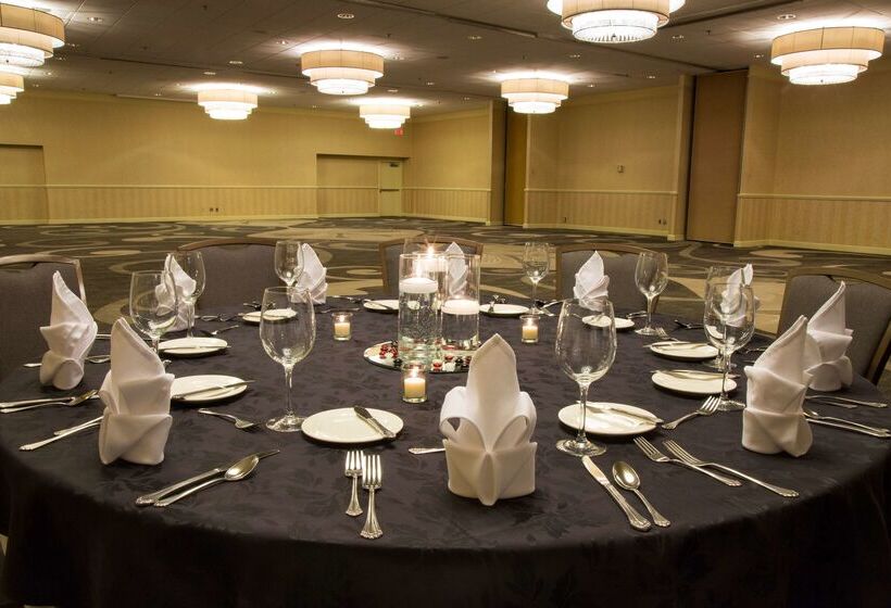 فندق Hilton Kansas City Airport