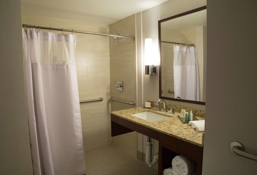 فندق Hilton Kansas City Airport