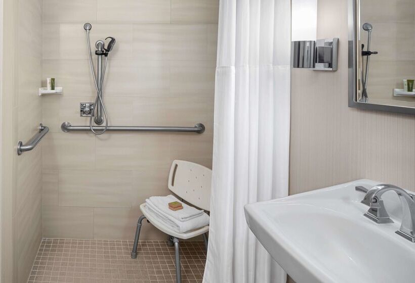 فندق Hilton Kansas City Airport