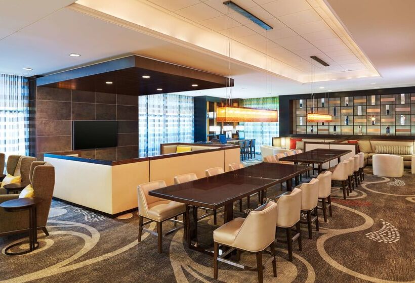 فندق Hilton Kansas City Airport