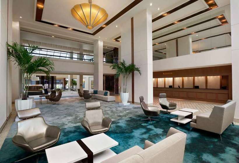فندق Hilton Miami Airport Blue Lagoon