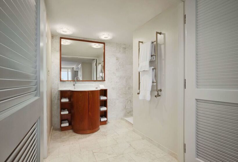 فندق Hilton Miami Airport Blue Lagoon