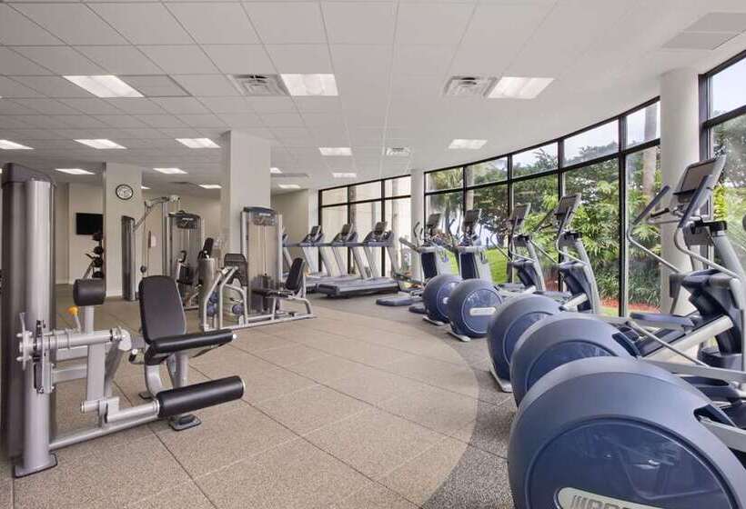 فندق Hilton Miami Airport Blue Lagoon