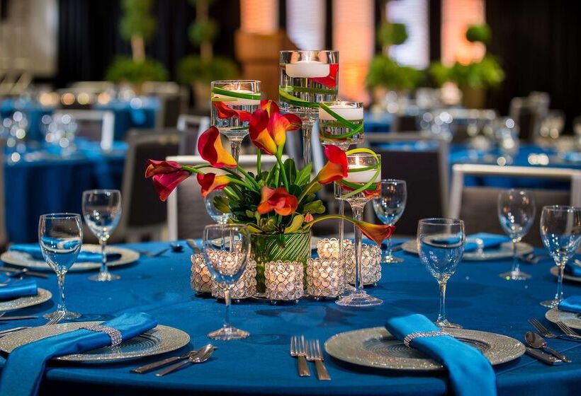 هتل Hilton Minneapolis