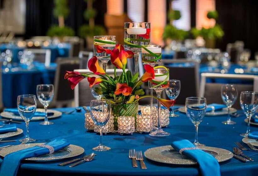 هتل Hilton Minneapolis