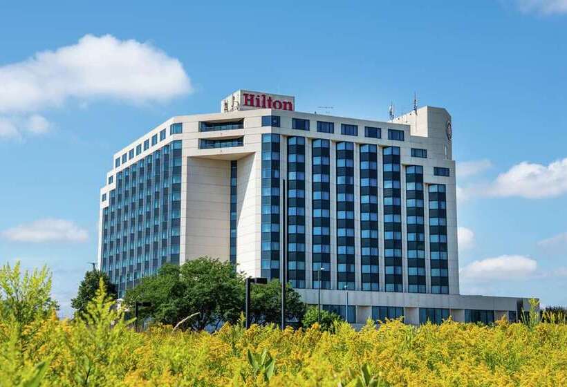 هتل Hilton Minneapolisst. Paul Airport