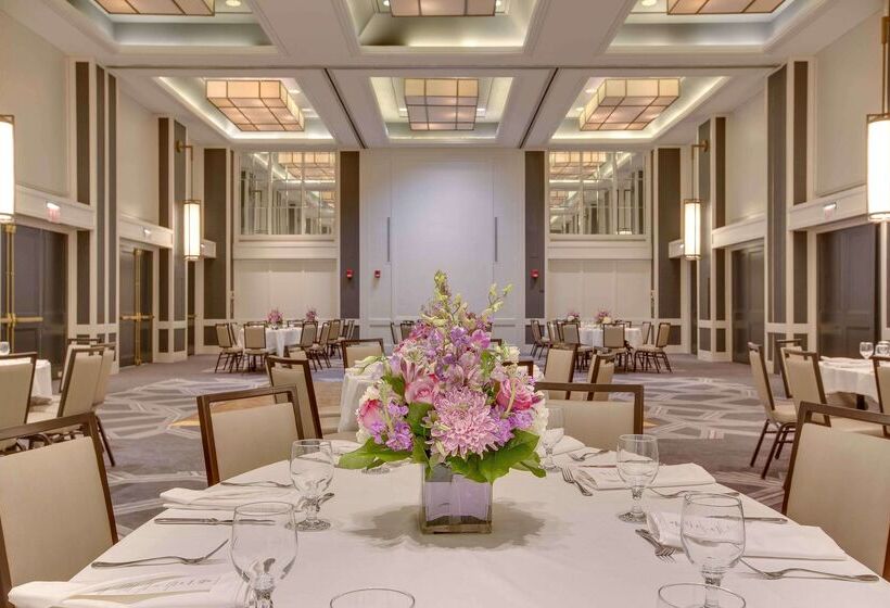 هتل Hilton Newark Airport