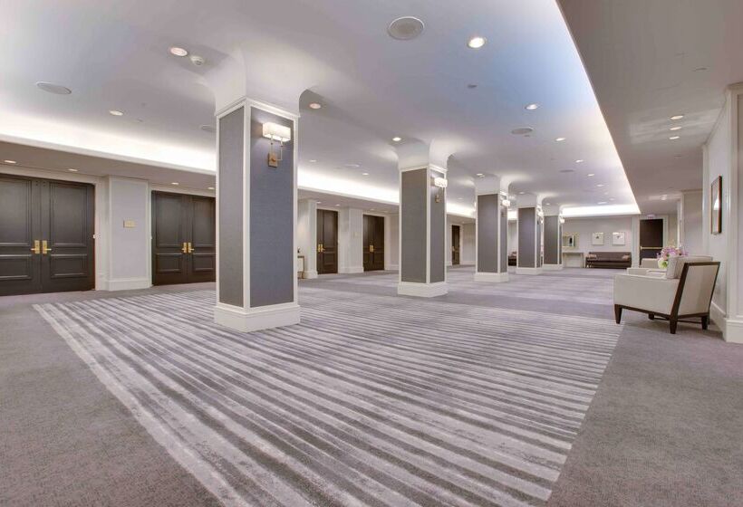هتل Hilton Newark Airport