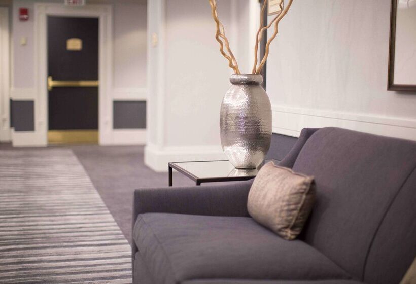هتل Hilton Newark Airport