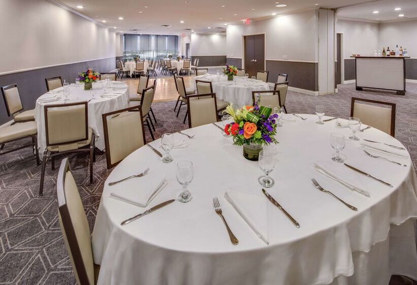 هتل Hilton Newark Airport