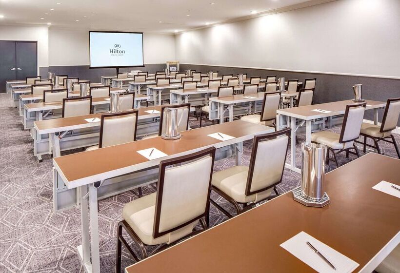 هتل Hilton Newark Airport
