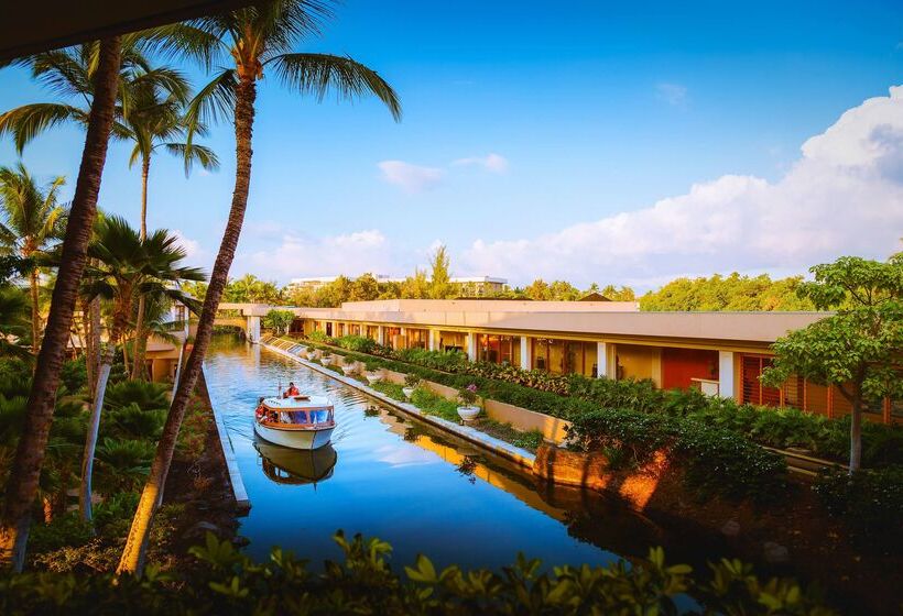 בית מלון כפרי Hilton Waikoloa Village
