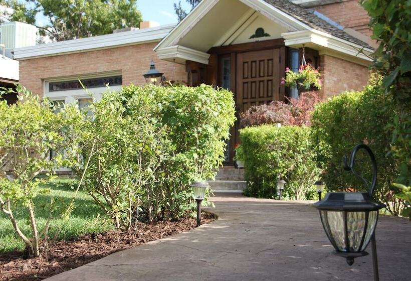 فندق Hines Mansion