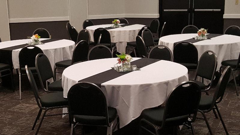 هتل Holiday Inn Bloomington Airport South Mall Area By Ihg