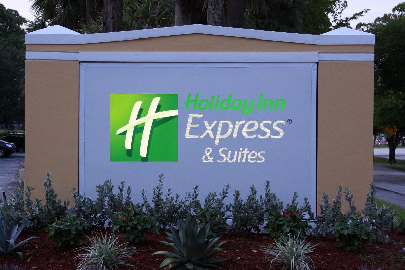 Holiday Inn Express Hotel & Suites Ft. Lauderdale Plantation, An Ihg