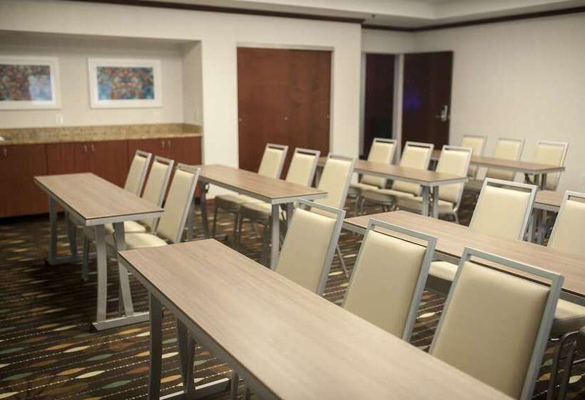 호텔 Holiday Inn Express & Suites Cincinnati Riverfront, An Ihg