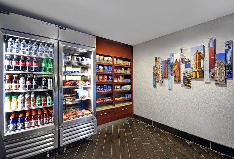 호텔 Holiday Inn Express & Suites Cincinnati Riverfront, An Ihg