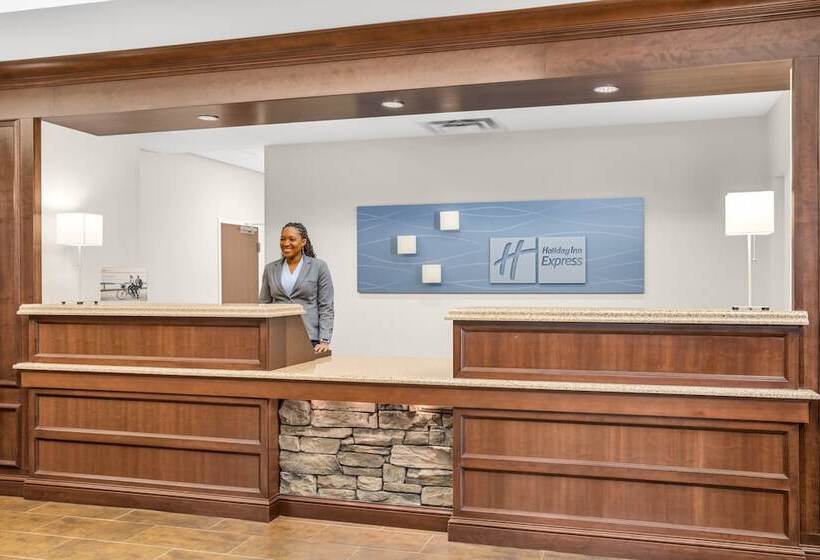 هتل Holiday Inn Express & Suites Wilmington Newark, An Ihg