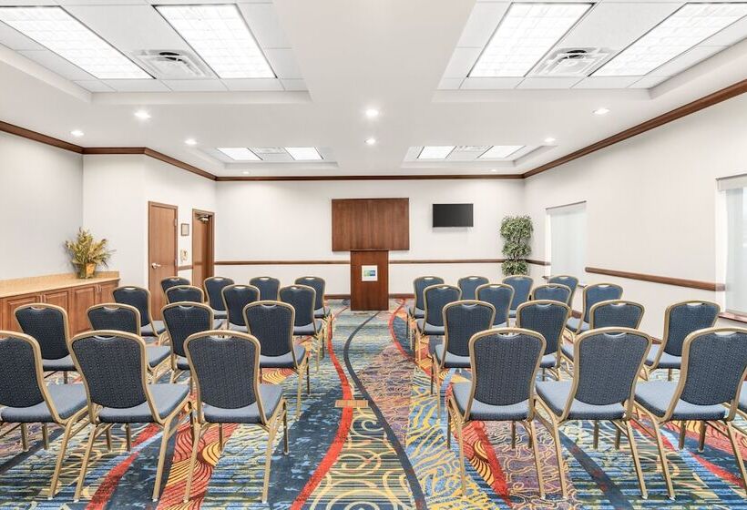 فندق Holiday Inn Express & Suites Wilmington Newark, An Ihg