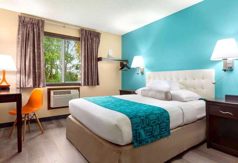فندق Howard Johnson By Wyndham Waterloo/cedar Falls
