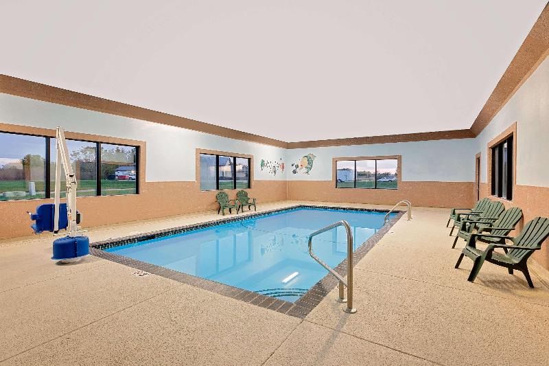 فندق Howard Johnson By Wyndham Waterloo/cedar Falls