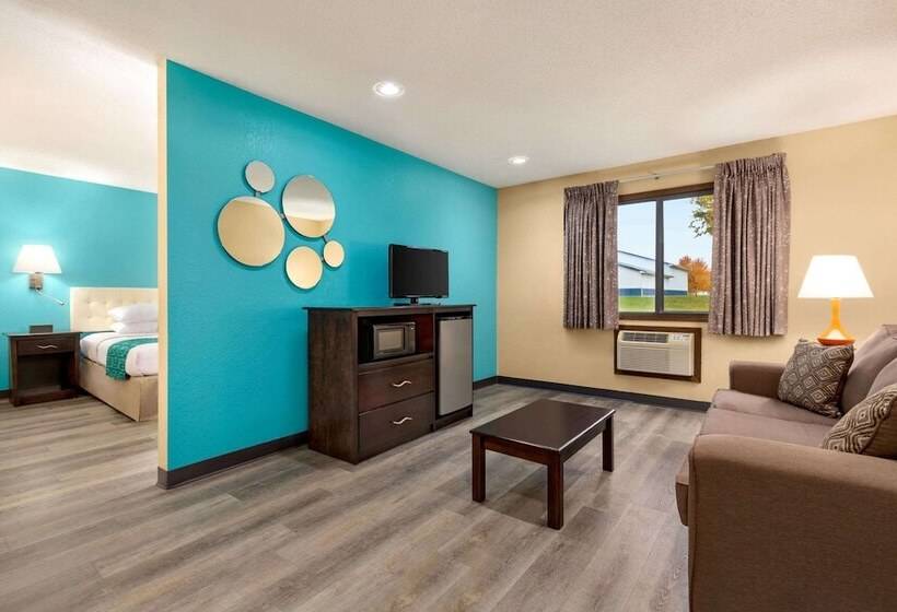 فندق Howard Johnson By Wyndham Waterloo/cedar Falls