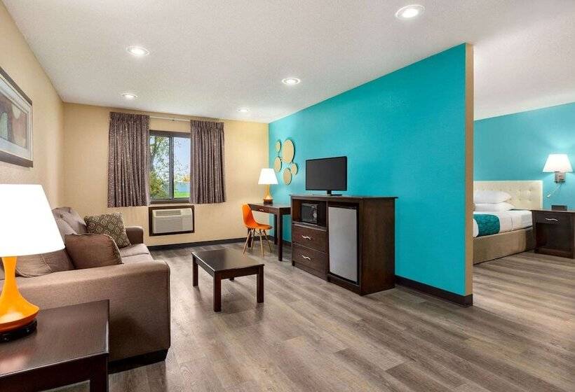 فندق Howard Johnson By Wyndham Waterloo/cedar Falls