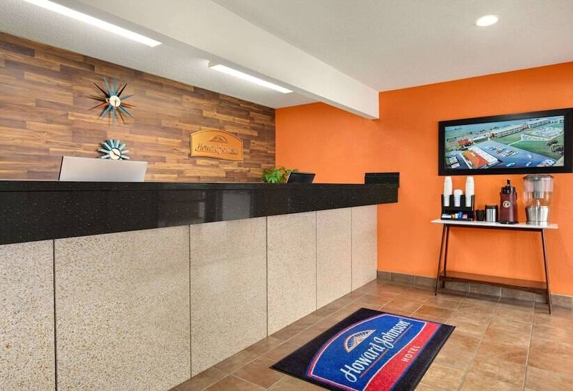 فندق Howard Johnson By Wyndham Waterloo/cedar Falls