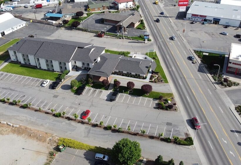 Отель Clarion Pointe Wenatchee