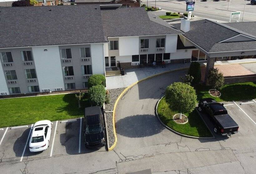 Отель Clarion Pointe Wenatchee