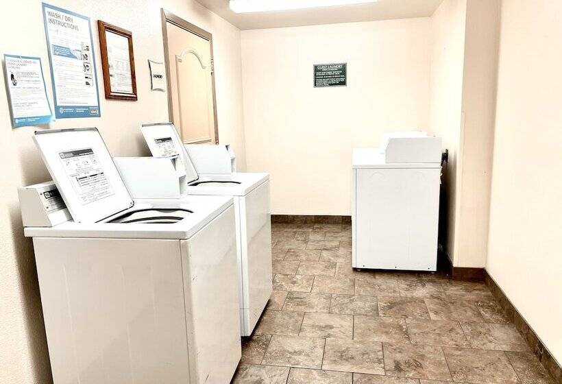 Отель Clarion Pointe Wenatchee