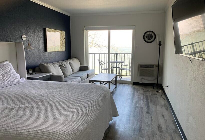 فندق Lakeside Inn