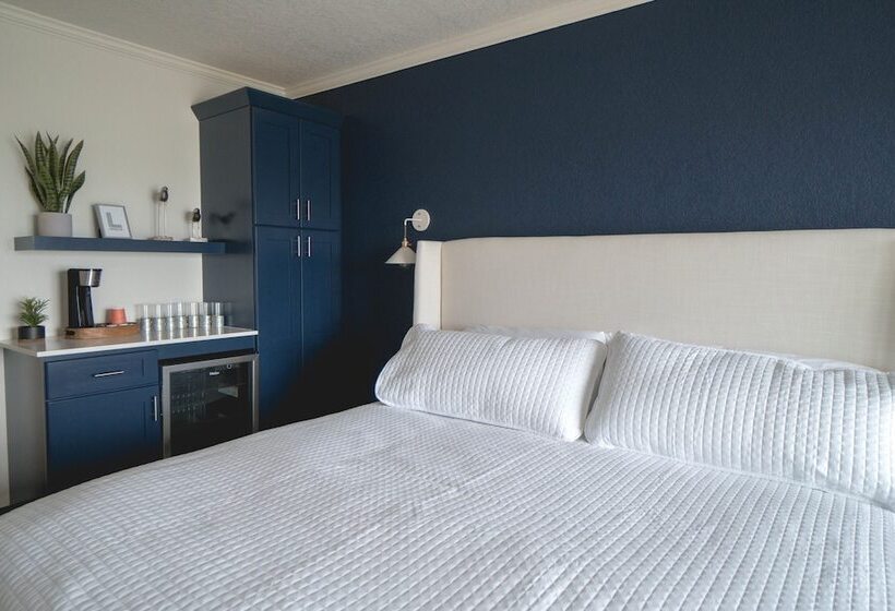 فندق Lakeside Inn