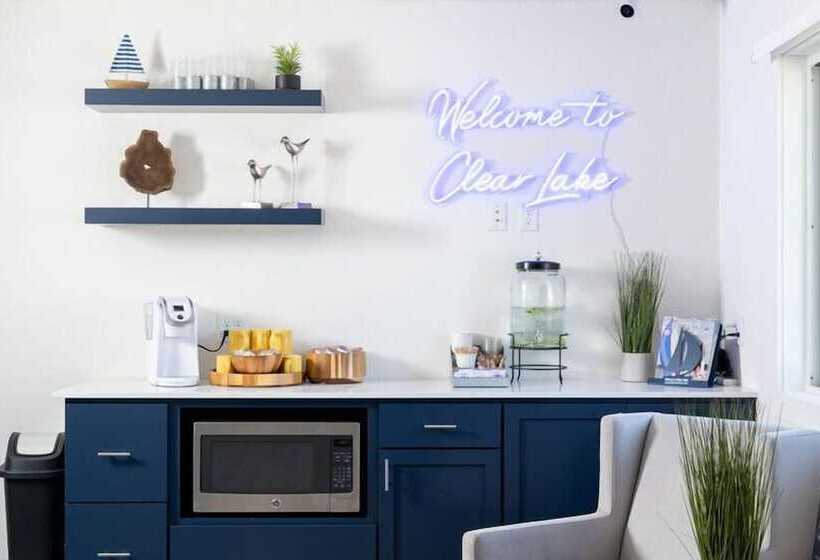 فندق Lakeside Inn