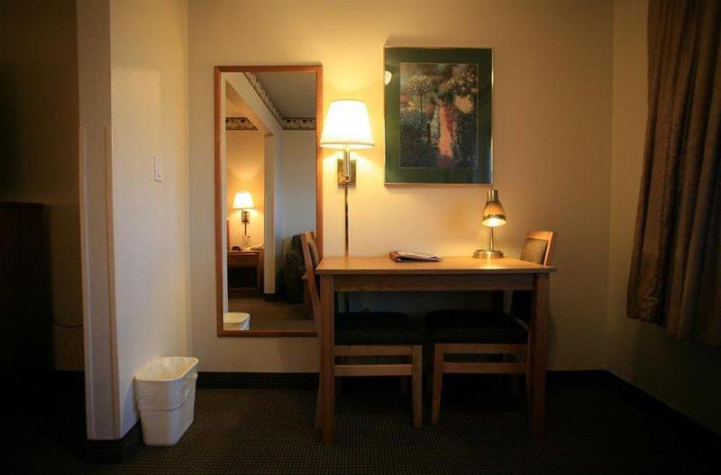 酒店 New Victorian Inn & Suites Lincoln