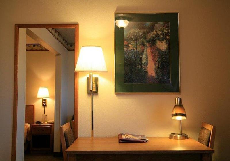 酒店 New Victorian Inn & Suites Lincoln