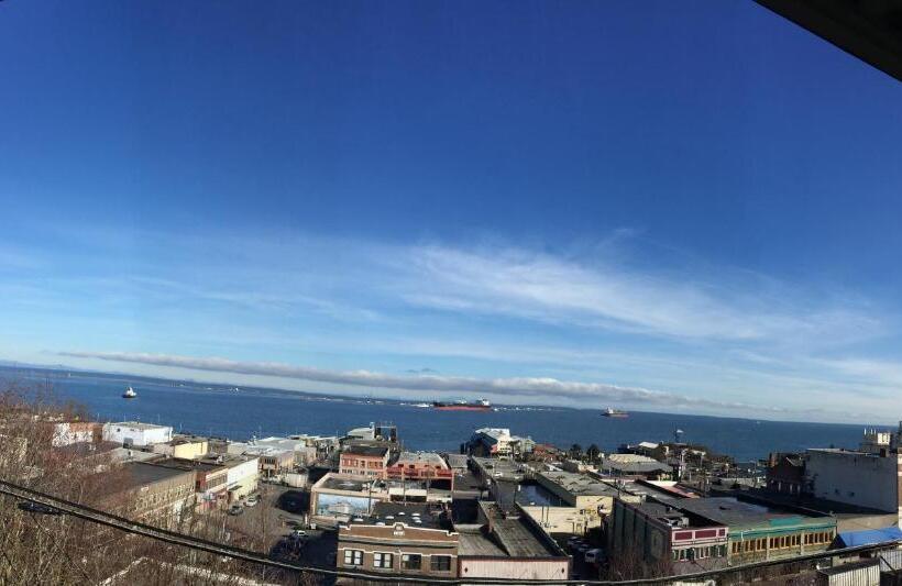 בית מלון כפרי Port Angeles Inn