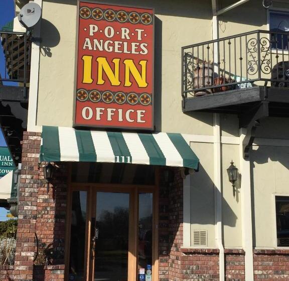 בית מלון כפרי Port Angeles Inn